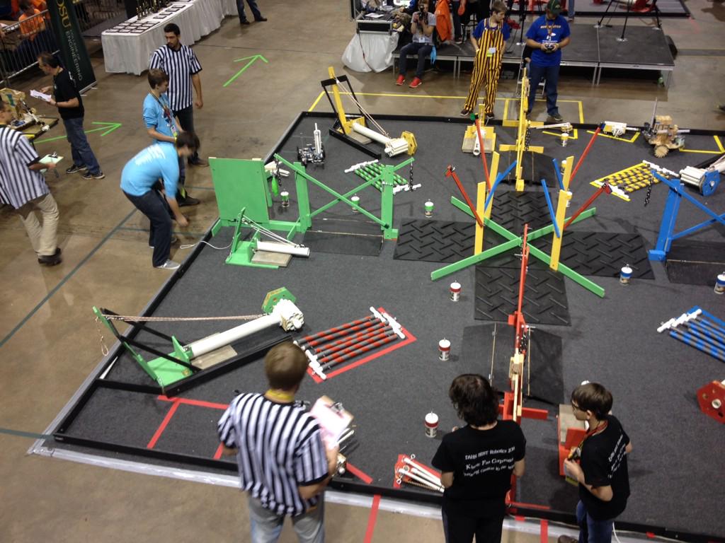 ClarionRobotics's tweet image. And we&apos;re in our first match! #BESTRobotics #bladernnr