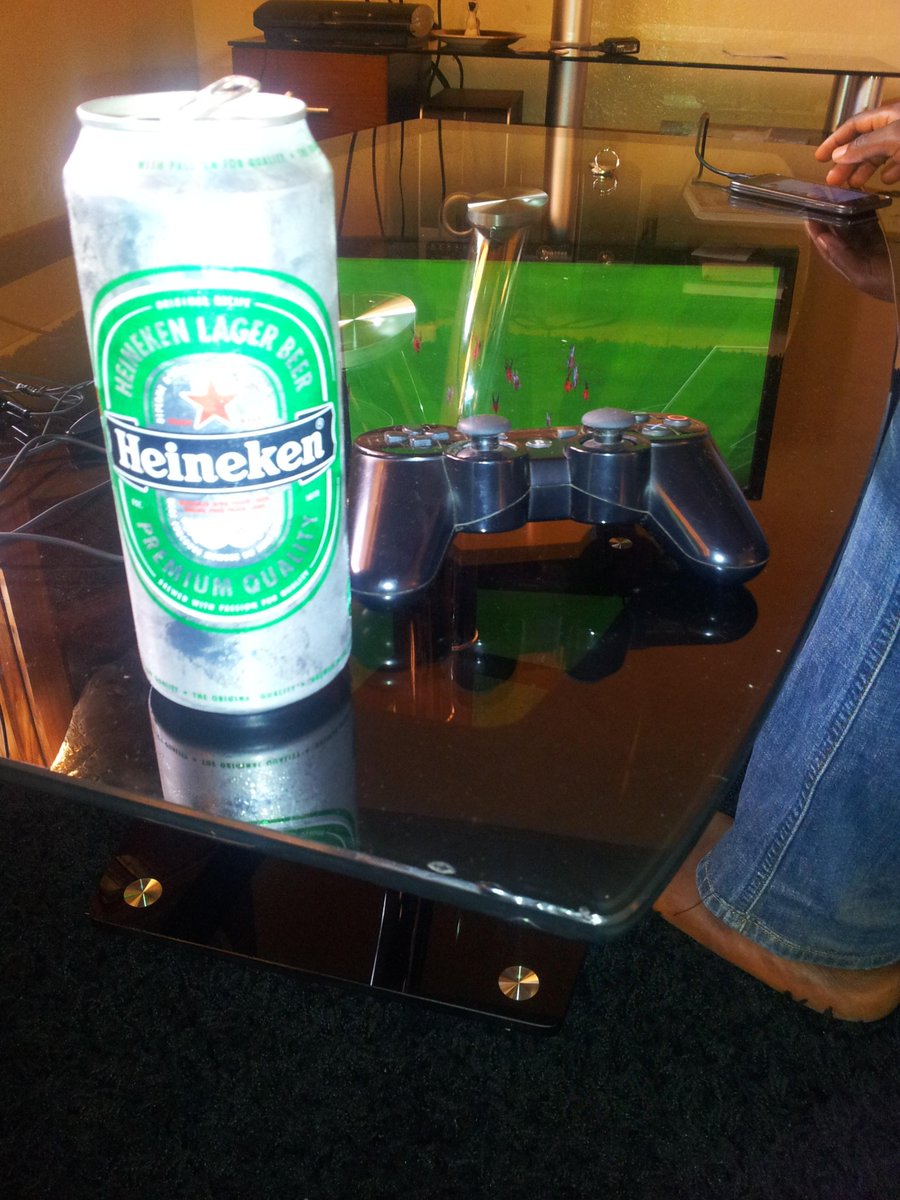 richbimfly's tweet photo. On my #PS3Controller patiently waiting 4 #IFest den straight to da #FameStyleClothingLineLaunch...#WeekendFreak http://t.co/vKc6CZrvBI