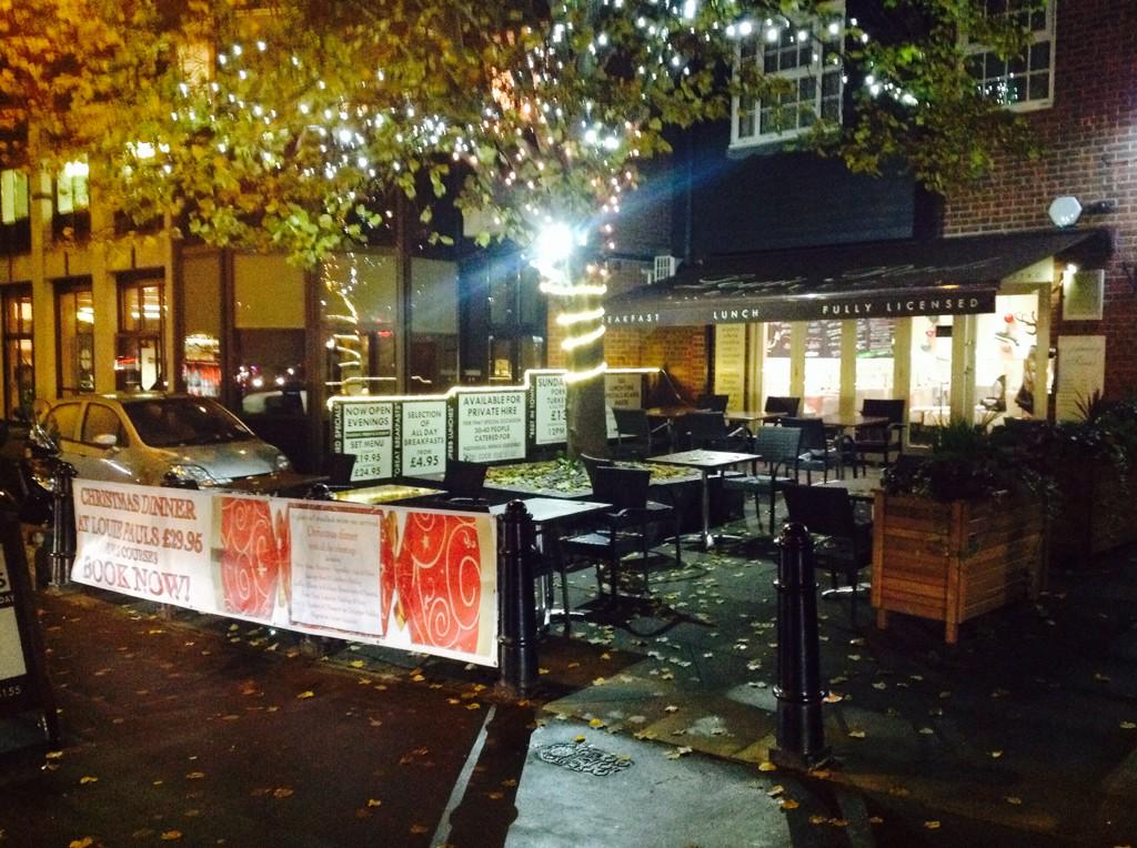 PaHumphrys's tweet photo. Louie Paul's Loughton http://t.co/XmiYbQMf8N
