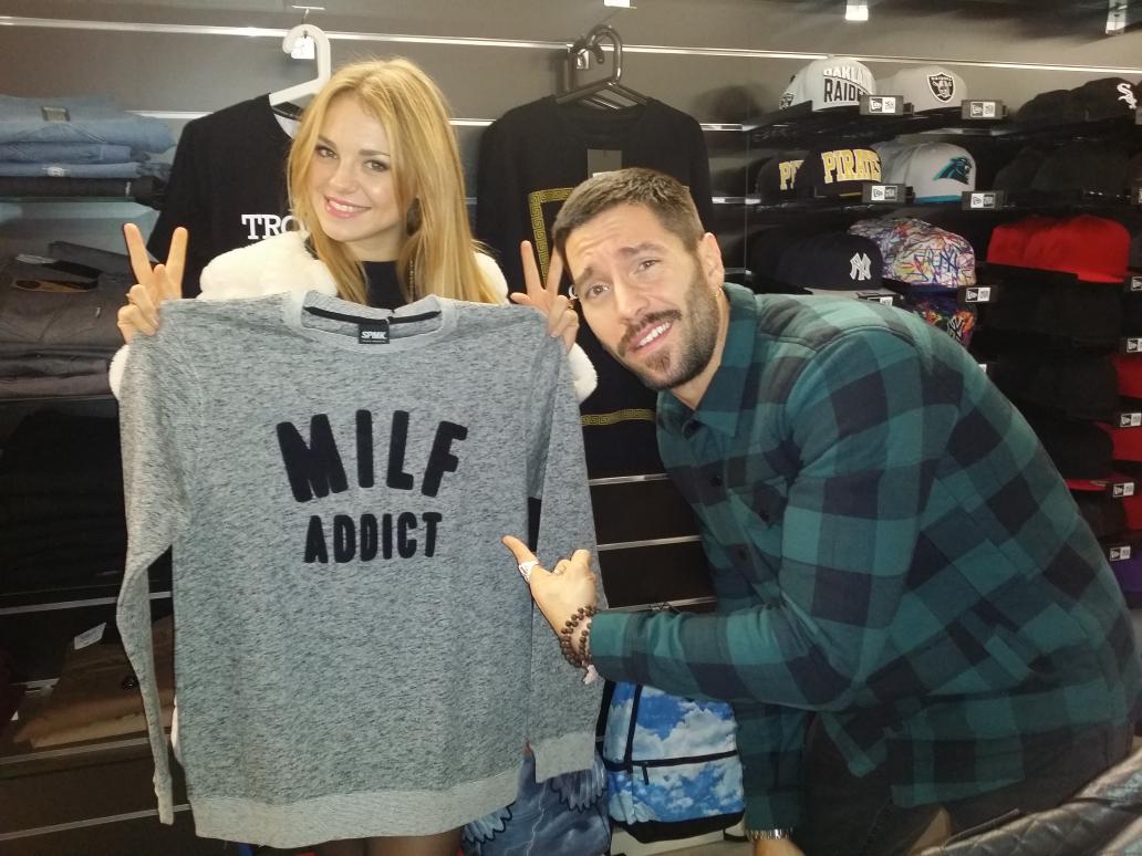 rodriguessteph_'s tweet image. Mon potooo le potooo @VivianSecret8 on était obligé de penser à toi!!