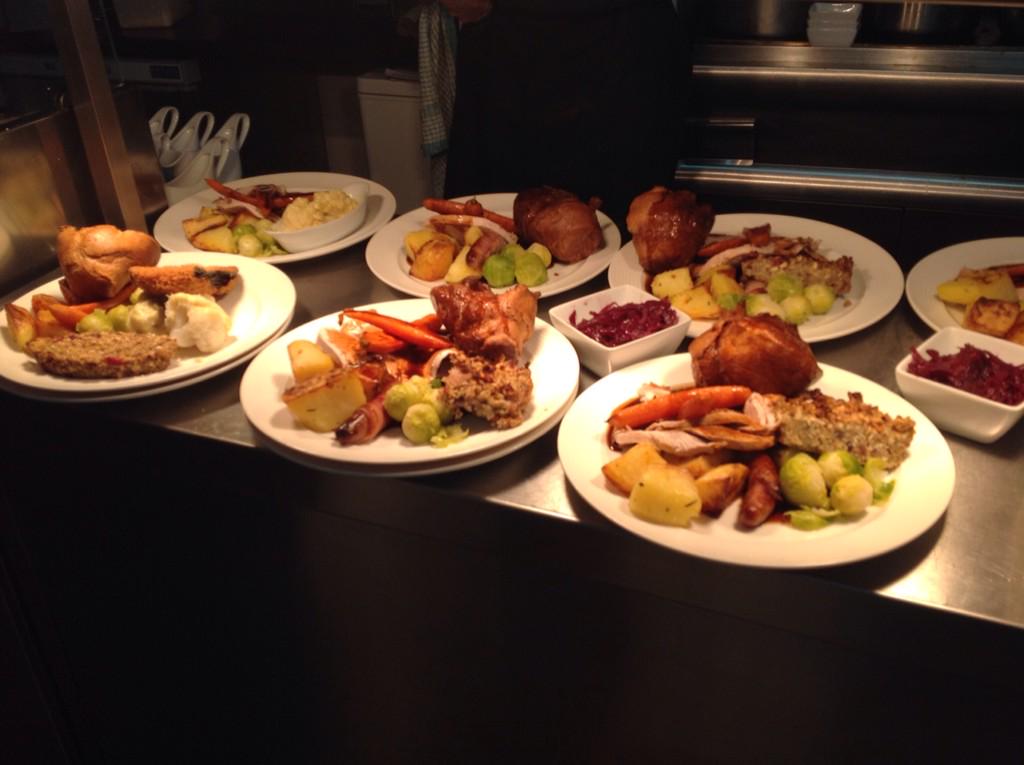PaHumphrys's tweet photo. Open Christmas Day come join us £79 adults, kids half price, http://t.co/PmNFNxLNws