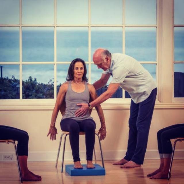 AlanPilates's tweet photo. #pilstes #AdventCalendar #exercise, one a day, day 6, #chairworkshop @PilatesAnytime http://t.co/HeYvxRt4Ss