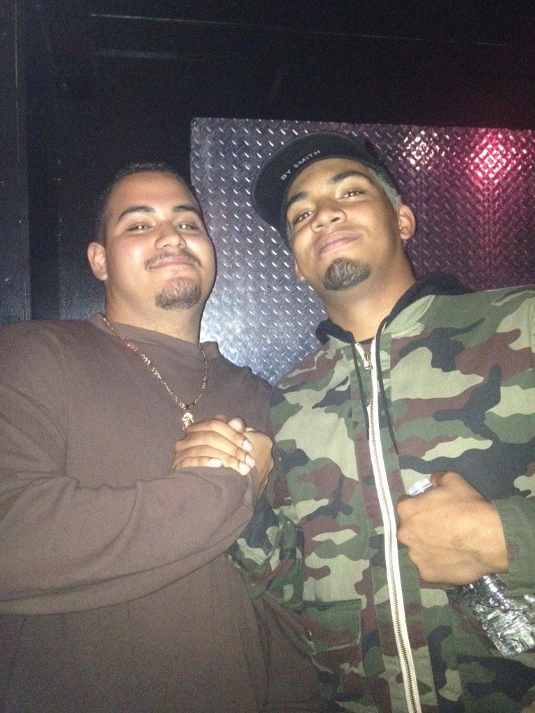 JJ8051's tweet photo. @SuperDuperUGLY @SuperDuperKyle @superduperbrick @MrMan2ThaTop #velvetjones #hometownshow #TurntUp great fucking show http://t.co/Lz7GfiEeao