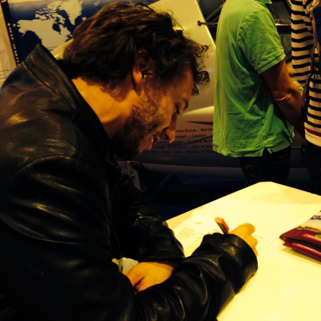 mini_599's tweet photo. L'aventure débute ! #MiniTransat2015 http://t.co/ynvQDCtZBZ