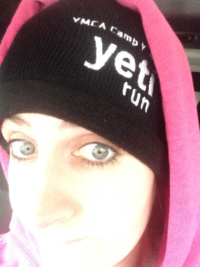 JeepGirl1007's tweet photo. Rainy cold run. Worth the hat lol #monogahide #yetirun @isaacmetzler513 http://t.co/uh2VnlfiSm