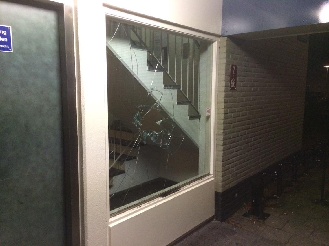 Ruit Obbinklaan ingegooid