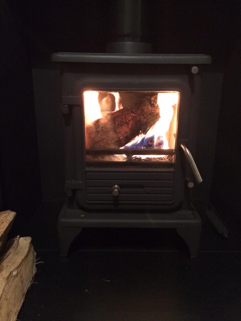 ficus77's tweet photo. A fire...in my own sitting room! I'm slightly too excited by this... http://t.co/d0pu3UWSmW