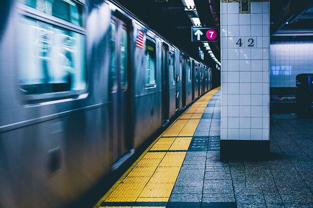 nyc_everything's tweet photo. #Manhattan #CityThatNeverSleeps #Underground #Subway #BigApple #Holidays http://t.co/Jhixh0wXUn