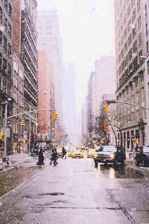 nyc_everything's tweet photo. #Snowing #Manhattan #NewYorkCity #Holidays #Winter #BigApple #CityLife #EmpireStateBuilding http://t.co/p6Bw4g1RCk