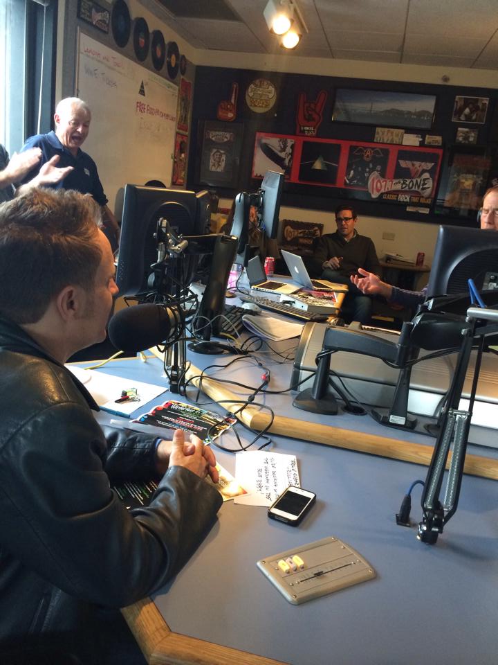 JaySiegan's tweet photo. Thanks to @1077TheBone for having @wonderbread5 on the air yesterday. Everyone loves #StevenSeaweed! http://t.co/CEcsIRO79M