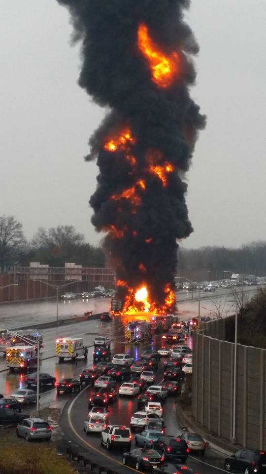 News12NJ's tweet photo. ALERT: Major accident and fire on I-78 in Union Township. Delays on local and express lanes. http://t.co/KcHwABAKiG http://t.co/cUOToPsxdc