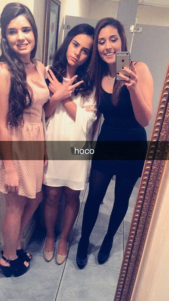 valemaglio's tweet photo. #hoco14 #ischsnation @Claraccorreaa @NotKelly_Iswear ๐ http://t.co/yVeCiISRwZ