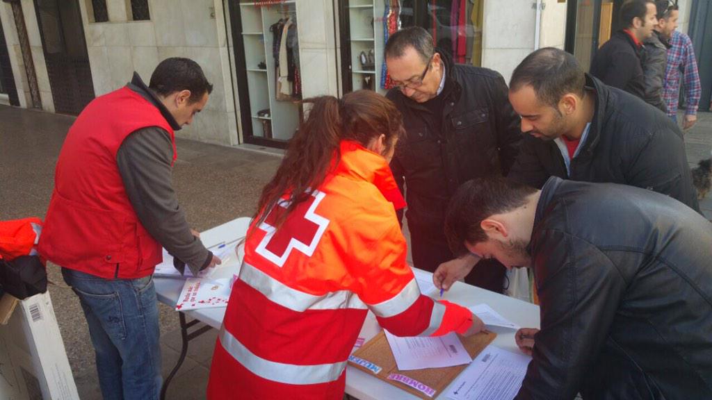 BADAJOZ: 250 personas y 25 establecimientos comerciales se suman a "Igualdad Sin Límites" de <a href="/CruzRojaEsp/">Cruz Roja Española</a>