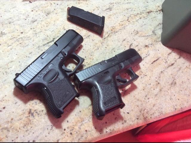BlueLineAcross's tweet photo. How about these? Again, in a fraction of a sec... decide WHICH ONE IS A TOY?? @lesm @BlueAlertUs @cnn @foxnews @msnbc http://t.co/6oAHrXT4Mn