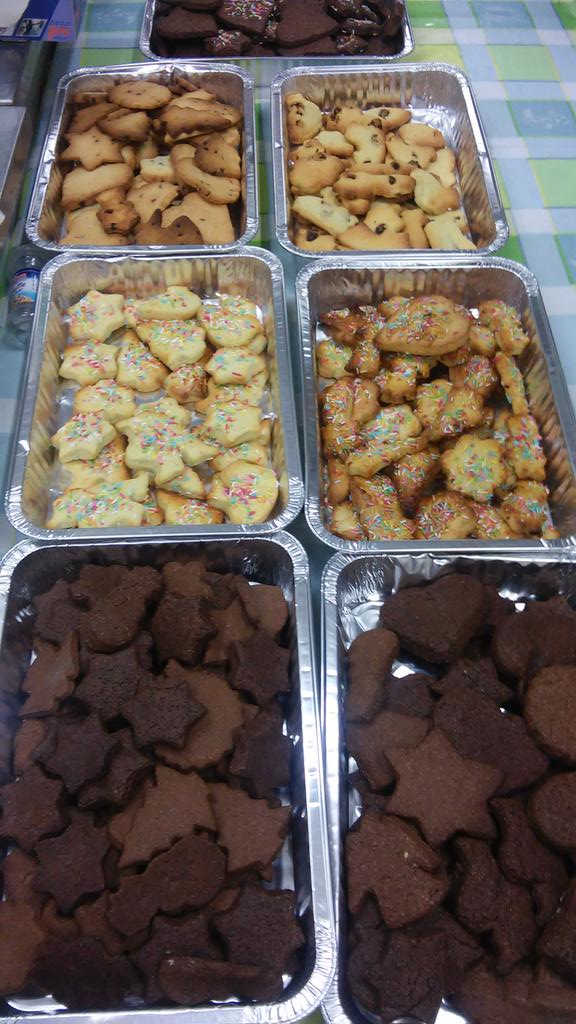 FraFbusanel's tweet photo. Four hours and a half after, this is the result: best cookies ever 🍪😊🙌💁
#cookies #homemade #PrettyRandom http://t.co/HWBIbwtvl8