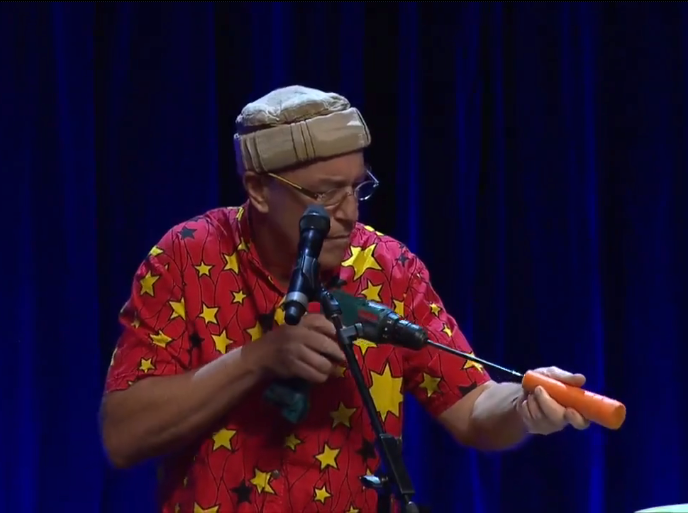 #CarrotClarinet?? This you gotta see, and hear!
on.fb.me/1u4t7xE