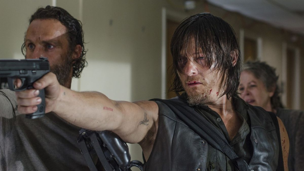 MTVNEWS's tweet photo. Every finale (&amp; midseason finale) in #TheWalkingDead ranked: http://t.co/oEzjXeWSmU http://t.co/Fz0OfHh16I