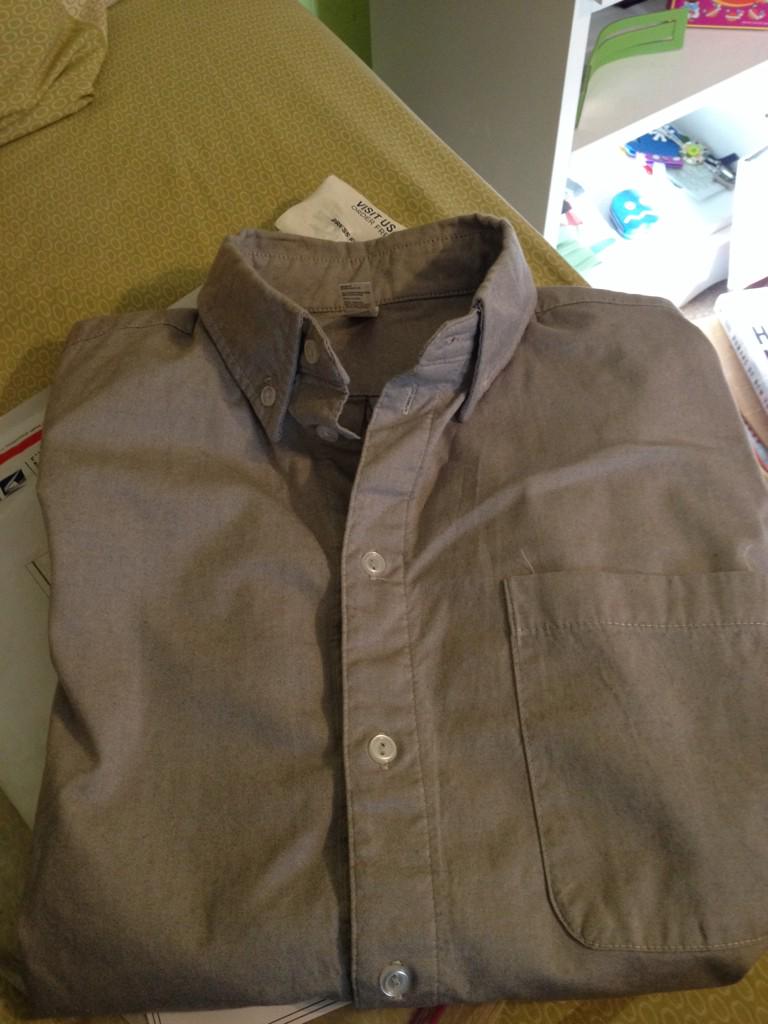 grubb_hannah's tweet image. Just got @schzimmydeanie 's shirt, so happy😊 #ParamoreYardSale @aliceadamsfdn @yelyahwilliams @paramore