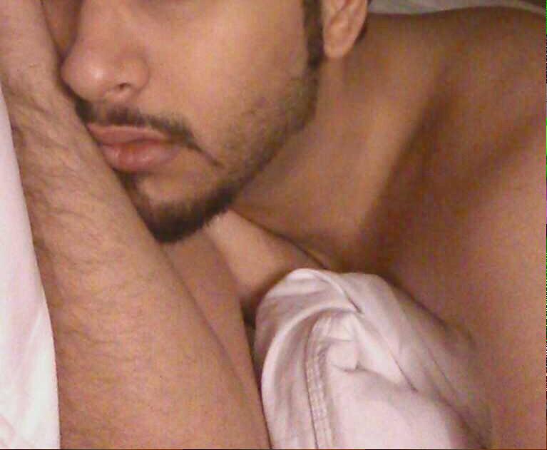 fahad9876543210's tweet photo. I'm always alone 😢 who wanna sleep with me ? 👹 http://t.co/Vmuwjc6rrN