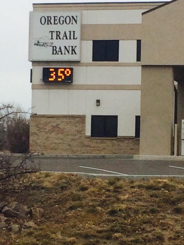 CalamityPanda's tweet photo. This is how you know you're in Wyoming. http://t.co/9I8N91oKNn
