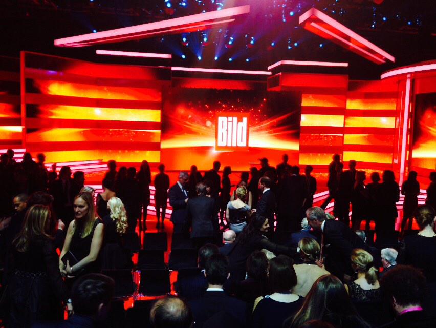 CarolinDendler's tweet photo. @BILDhilft: gleich geht es los ! Spenden !!!! http://t.co/EARDnuli8h