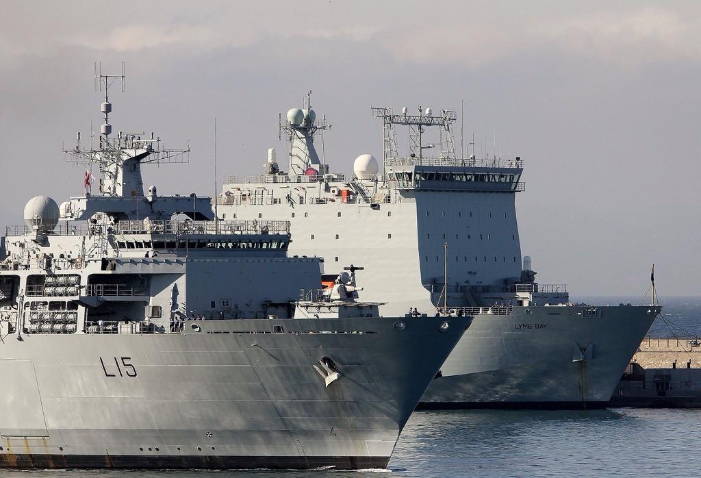 El martes la Royal Navy realizará una demostración de fuerza militar en las Aguas Españolas en Torno a Gibraltar. - Página 2 B4McigaCEAA9BUa