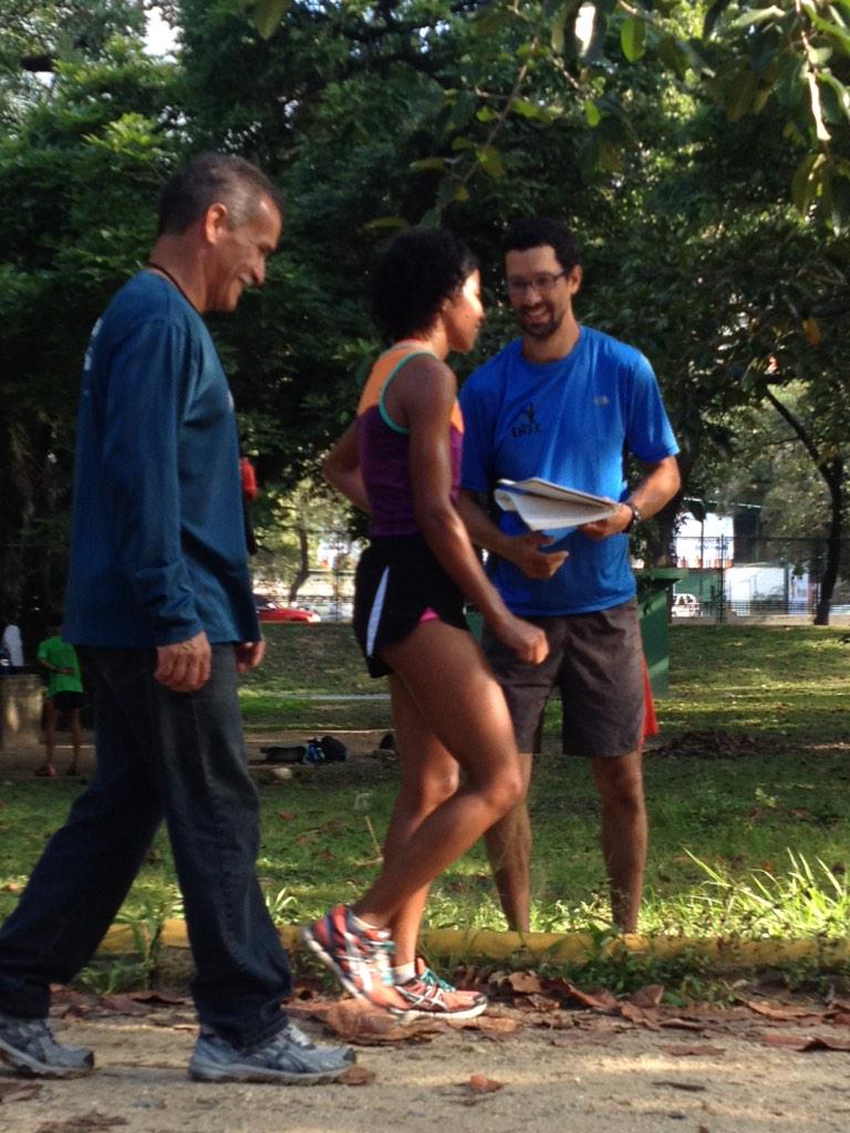 raquel_agudelo's tweet photo. Lo máximo Contar cada día con el apoyo de mis entrenadores Eduardo Navas @CitlaliMotion y @fuconei @terapiamuscular http://t.co/HpmztdzqjD