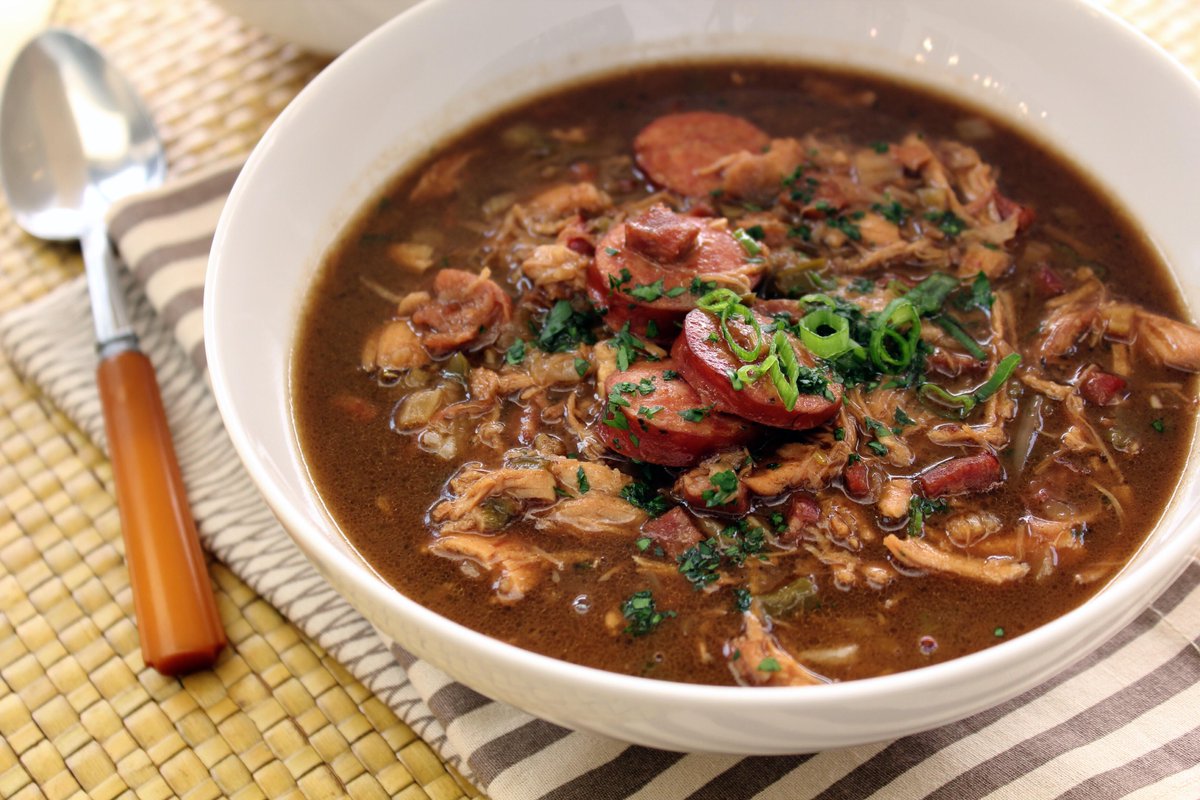 Emeril's tweet photo. Holiday Tip: Prepare as much as possible in advance so that you’re free to enjoy your guests! #EmerilsHoliday http://t.co/8VxQmCWyge