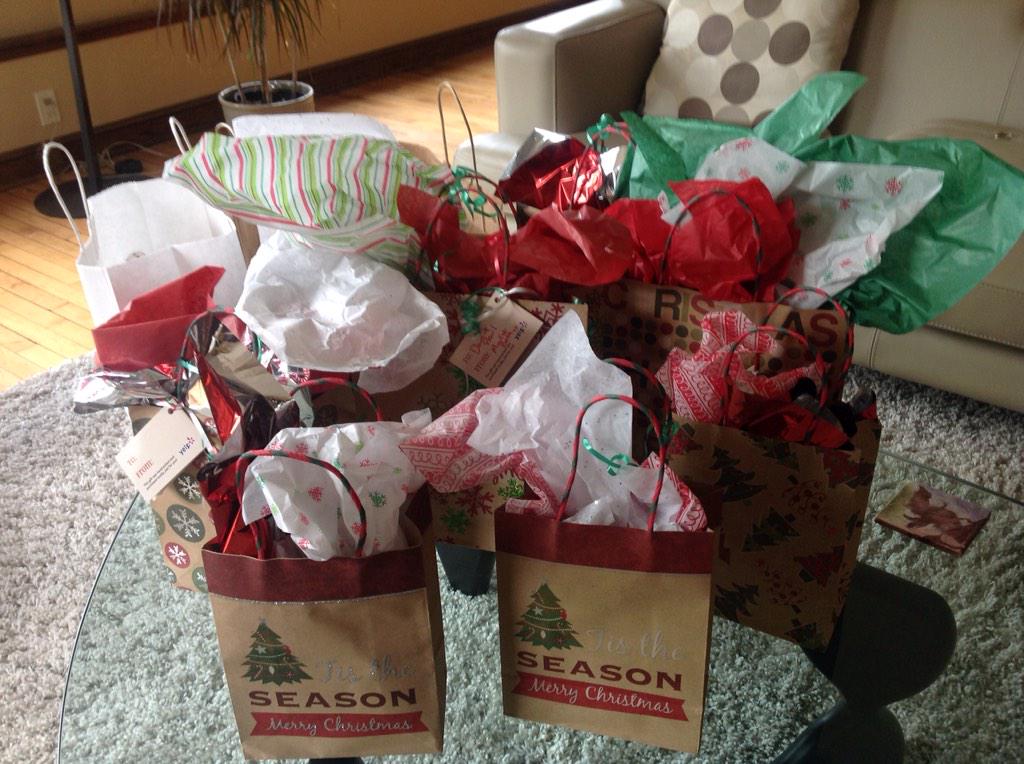 Amazing day of Christmas shopping <a href="/5thStArcades/">5th Street Arcades</a>. Awesome $handmade, 1-of-a-kind gifts! And free wrapping from <a href="/Yelp/">Yelp</a>!