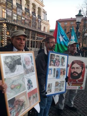 sb_bugti's tweet photo. Porters were carrying picture of state kill and dump victims and flags of #BRP. #HRAbusesInBalochistan #WriteForRight http://t.co/QJ30oxQx4D