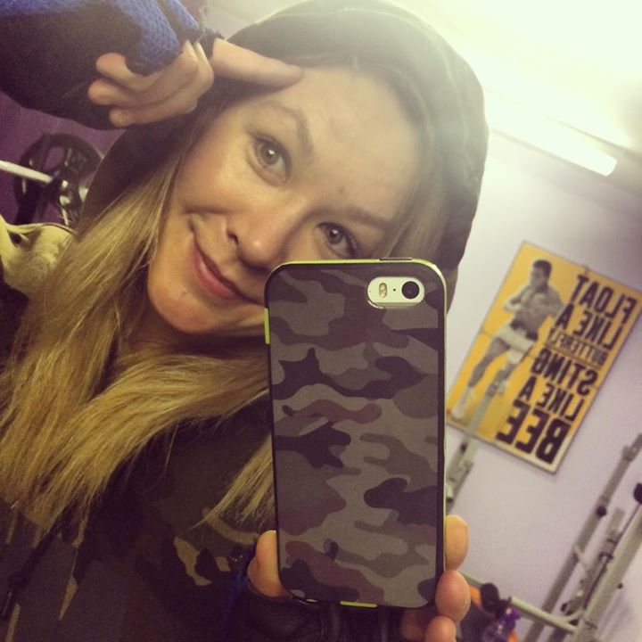ania0307's tweet photo. legs done, super quick session as I'm exhausted, i'm channeling my inner @KaiGreene by training in a hoodie lol http://t.co/FLq6bERyES