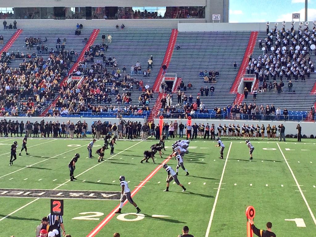 Image1One's tweet photo. 7A Championship
@BvilleFB 24
@FayettevilleFB 21
End of 4th Qtr
#Image1One #arpreps http://t.co/IWFVGE7B5f