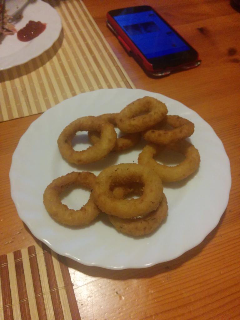 Vicneel_'s tweet photo. A la rica cena @TamaraRodasMu http://t.co/fwADrqoltz