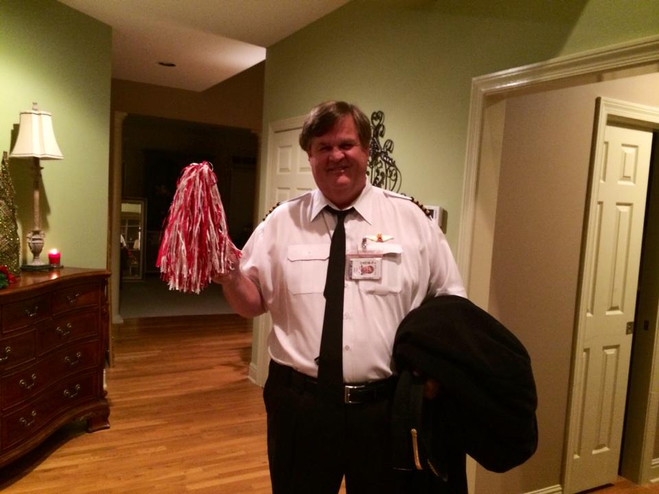 valeriesatcher's tweet photo. How cute is Padre!?! #RTR #GameFirst #WorkSecond http://t.co/9fEBLJY6Qu