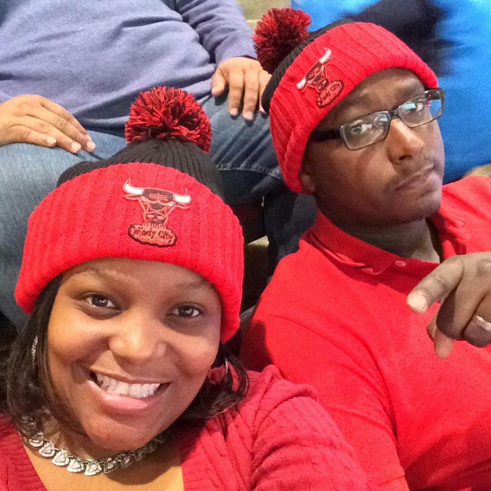7uckyCharisma's tweet photo. 6th month anniversary!!! #SeeRed #Cheeronchicago http://t.co/umnVzdZGKU