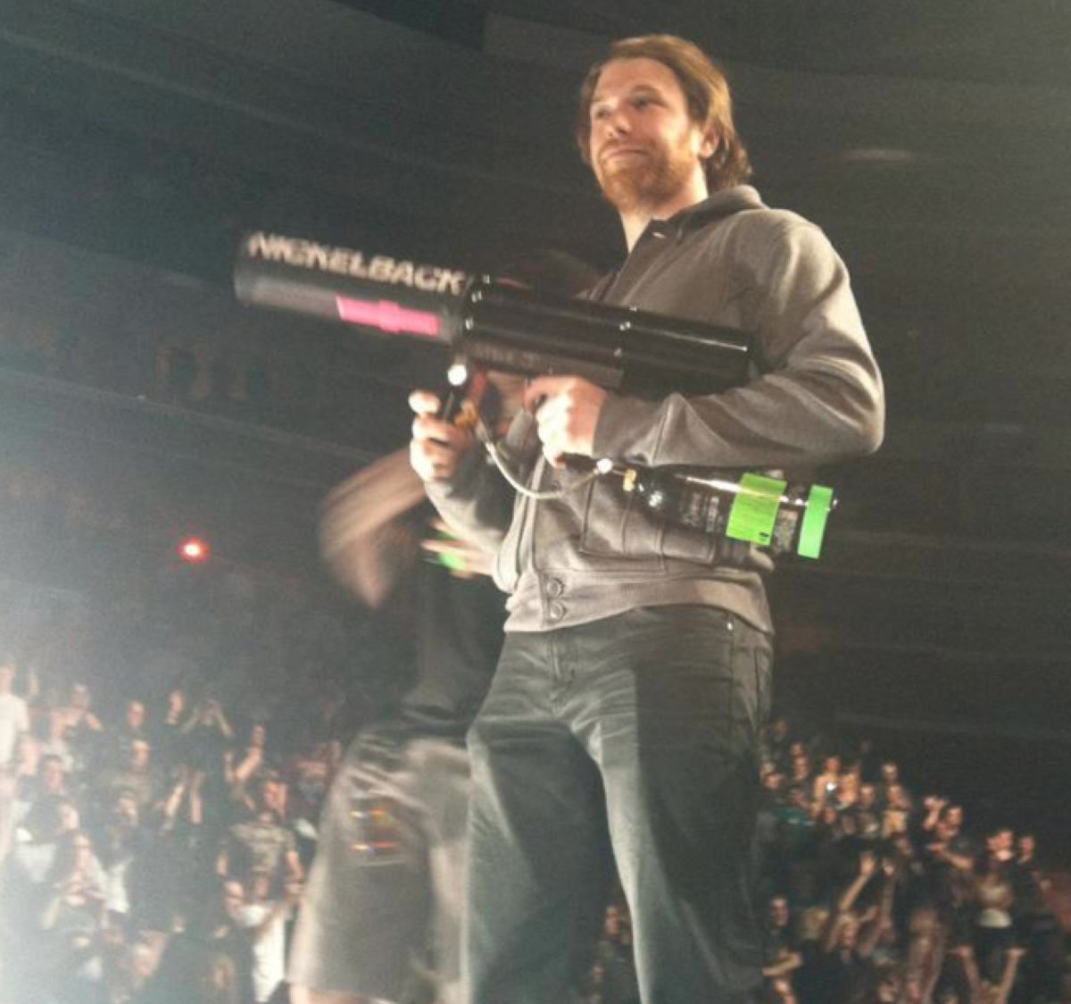 LAKings's tweet photo. End of 1. Giroux with the lone goal. Here he is with a tshirt cannon at a Nickelback concert http://t.co/mDQDmT91w8