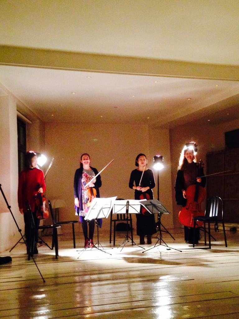 victoriaokada's tweet photo. Concert (très) privé du quatuor #Ardeo quelque part dans Paris http://t.co/zlKg3pPGUx