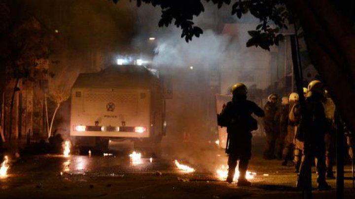 AlProvider's tweet image. #Greece: Police repression and brutality after demo to remember teen killed by police f24.my/1CSA8fm  #6dgr
