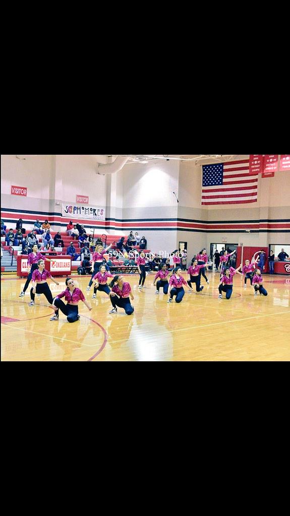 LydiaaLoveeeeee's tweet photo. @indianettes Ayeeeee out action shots on fleek 👀🔥🔥🔥👯👯😊😊😊😊 #indianettes Girls Varsity Half Time 😘 http://t.co/9sk1UEdIPG