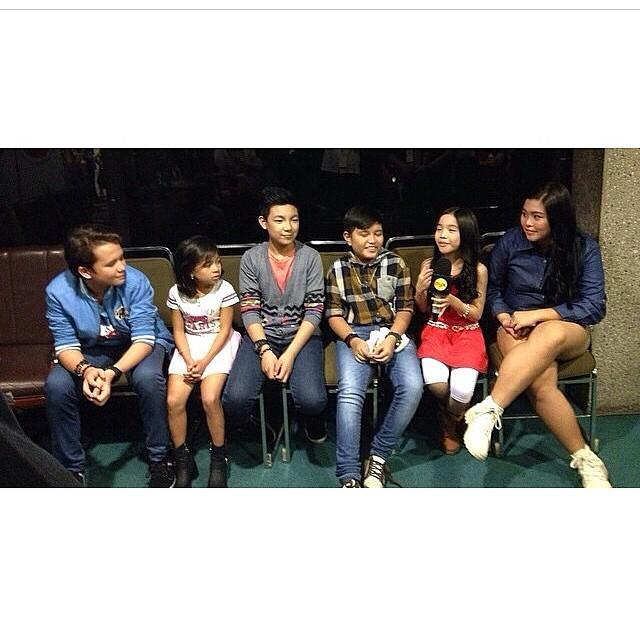 TheVoiceKidsPH's tweet photo. Congrats guys💙💚❤️ Goooddd Jooobbb👍 #juankarloslabajo #darrenespanto #lycagairanod #darlenevibares #teamkul #teamb... http://t.co/6ax26DrffZ