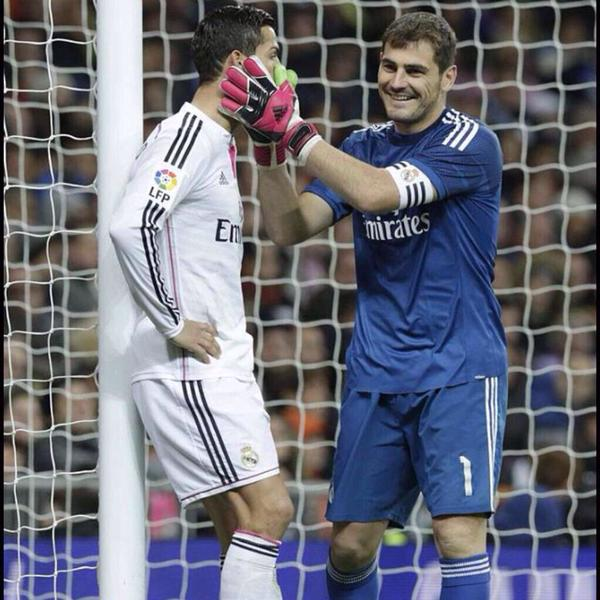 kkhkkh2020's tweet photo. روعه يا قديس http://t.co/7kJjJ1KNtI