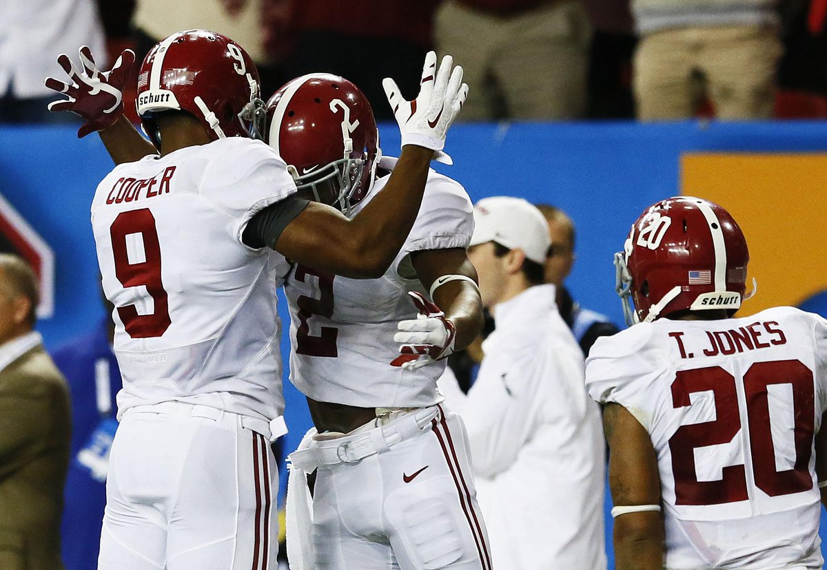 ESPNCFB's tweet photo. #1 Bama ROLLS

The Crimson Tide dominate #16 Missouri in #SECChampionship game, 42-13 #BAMAvsMIZZ http://t.co/QmuEj8EfB0