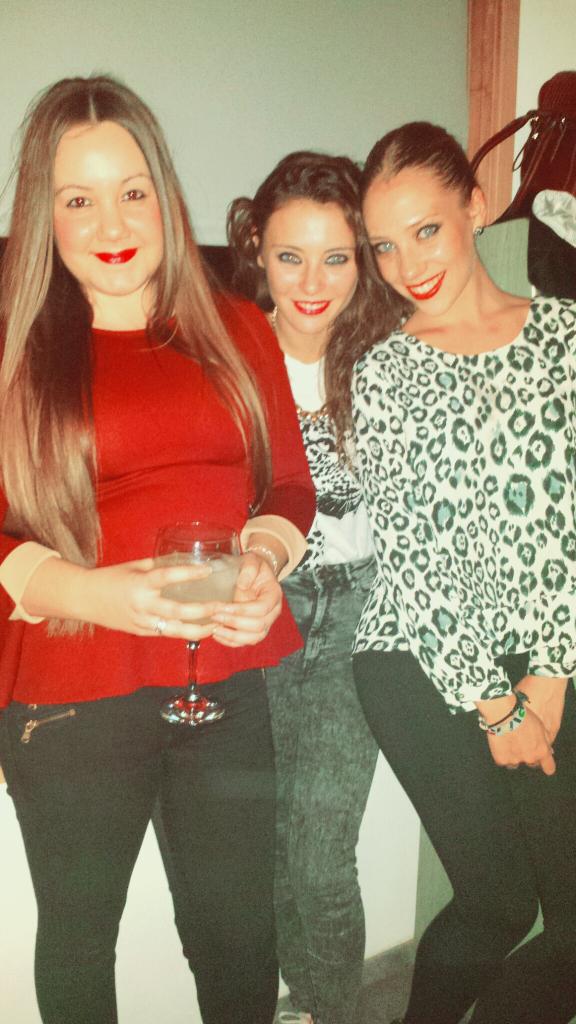 _monica2201's tweet photo. Os puedo querer más????? @MariinaaBaron @FatiiCrz @soraya_hdz http://t.co/V9NGKDgJME