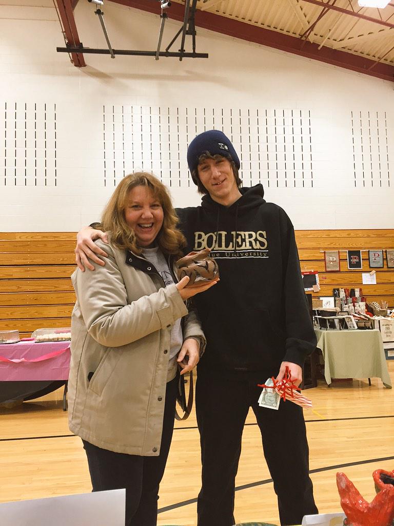 haychurch33's tweet image. It was a great day for the Art Club! Thank you to everyone who worked so hard! #PHSArtClub #ArtRoomHappenings