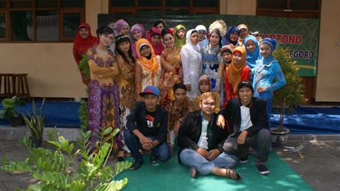 iis ti ayu tweet media
