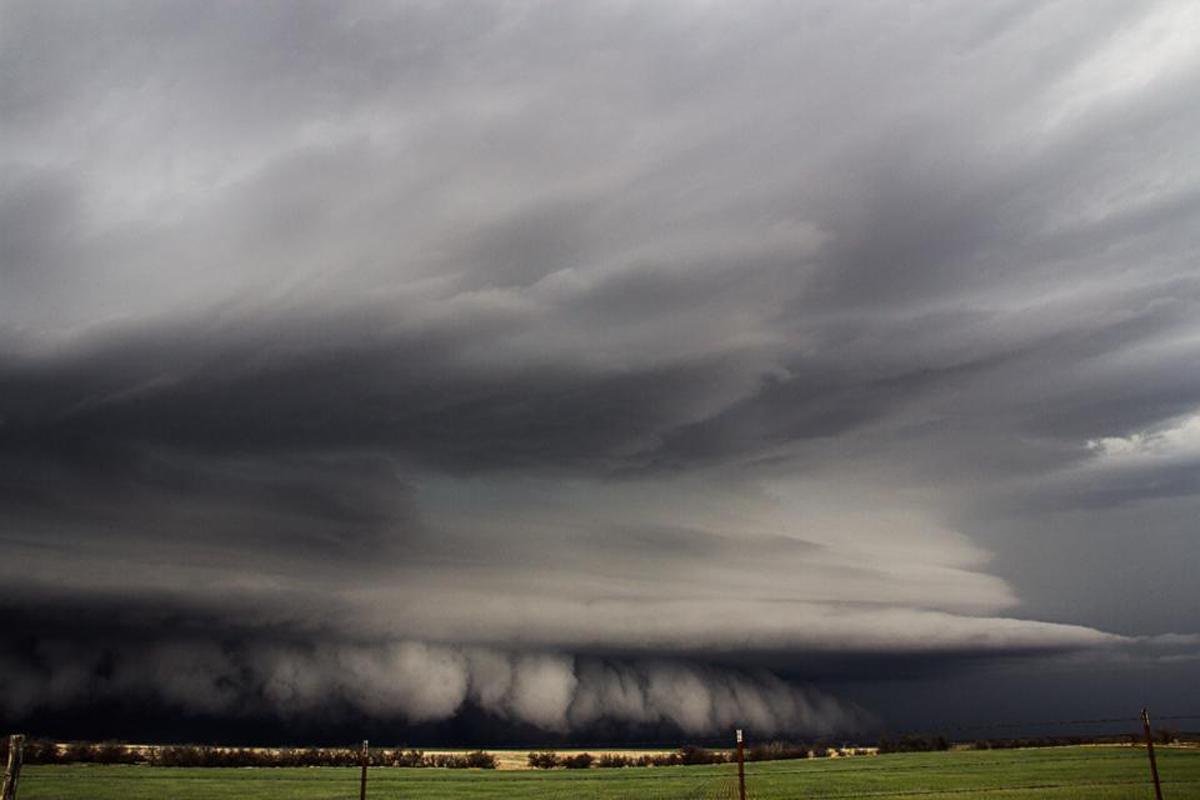 Weather_Beauty's tweet photo. Scary Thunderstorm http://t.co/Fpnt97ibSV