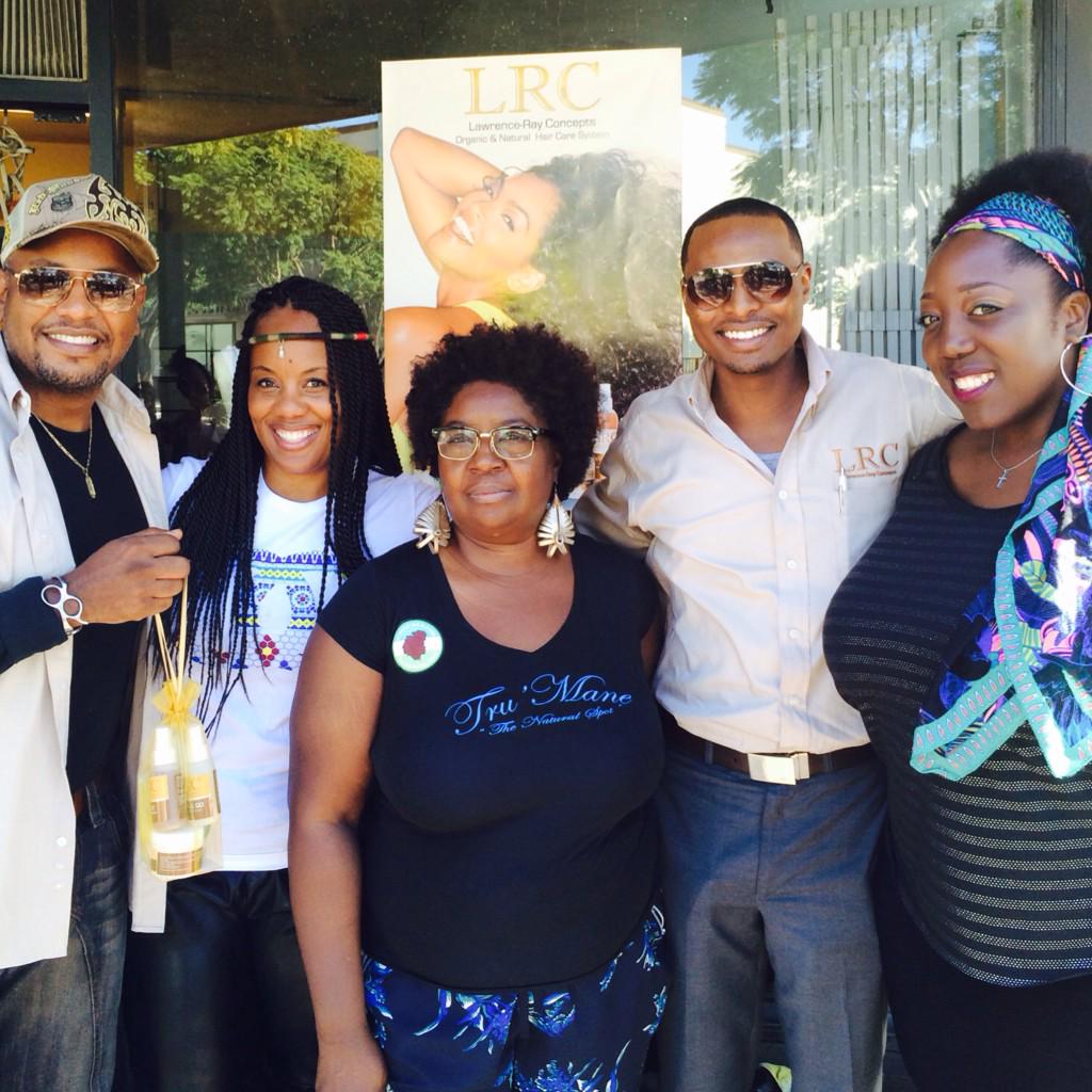 LRCHealthyHair's tweet photo. LRC Family of LA #NaturalHairBlogger @CurlyKinky &amp; @CurvyCurlies at the @TruMane_Natural Grand Opening! #naturalhair http://t.co/saV0uez7Ya