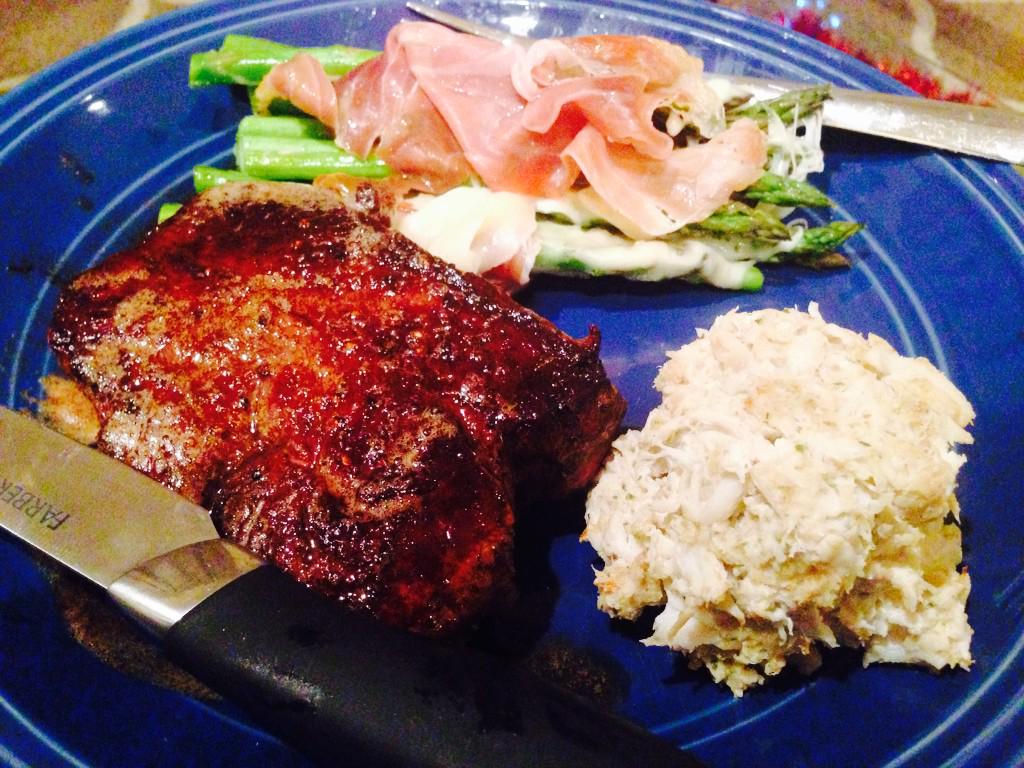 Con5Rad's tweet photo. The quickest way to a mans heart is through his stomach ;D @Katie__Richter http://t.co/ErPwLc1jgu