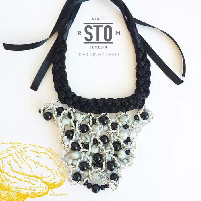 EINC_blog's tweet photo. ¡Esta Navidad regala #ModaNacional! Conoce las hermosas piezas de @santoremedioa en @DomesticoMX.

#EINCWishList http://t.co/amkpvtkCqc
