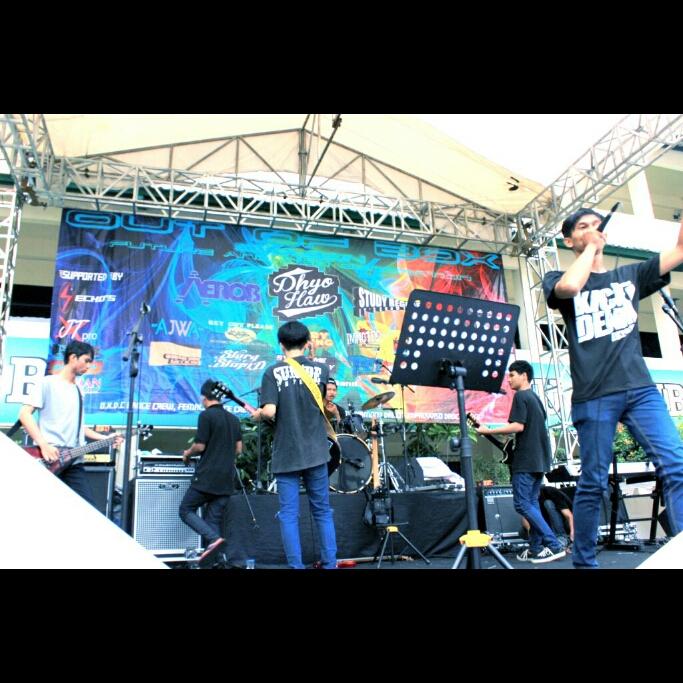 NOToffcl's tweet photo. @notoffcl feat @SecretMe_Bekasi  @wisatakuliner | @notoffcl feat @syesyerday @widyanusantara http://t.co/dVfinyRRJS